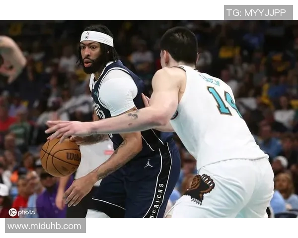 灰熊击败独行侠，晋级季后赛次轮：篮球历史的经典时刻